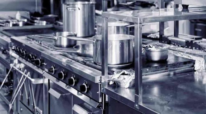 What Kitchen Equipment is Required in a Commercial Kitchen?